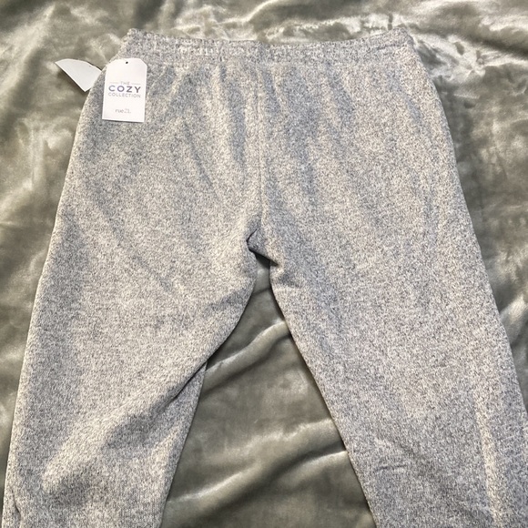 NWT Grey Joggers - Picture 3 of 4